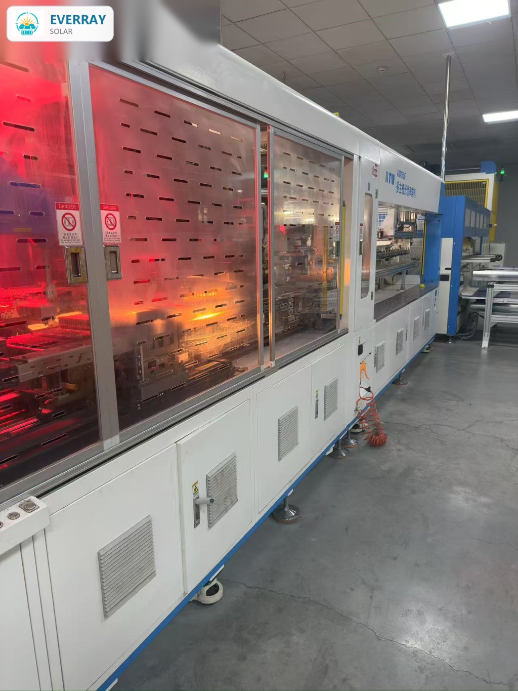 Solar cell stringer machine in operation at EverRay partner module factory