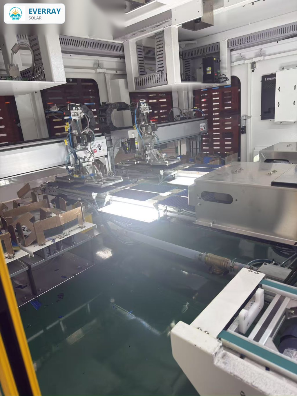 High speed solar cell stringer equipment in operation