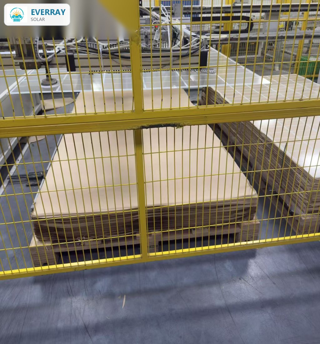 Back glass placement on a solar module layup line