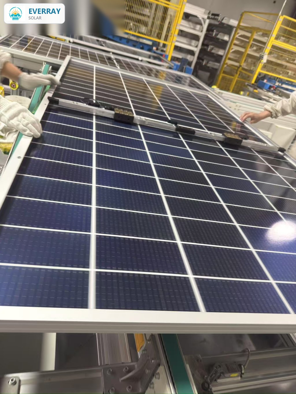 Solar simulator flash test rig measuring module power output
